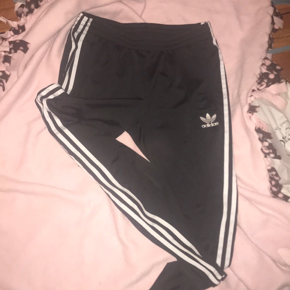 ADIDAS TRACK PANTS (CLASSIC)